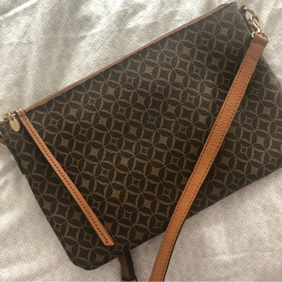 Fossil Crossbody Bag - Picture 1 of 7